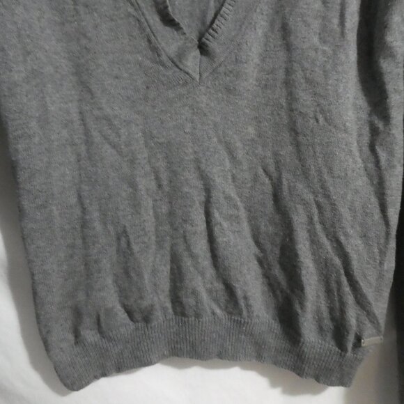 CONTEMPORAINE - Simons Exclusive | small | Grey V-Neck Lightweight Sweater - Picture 7 of 15